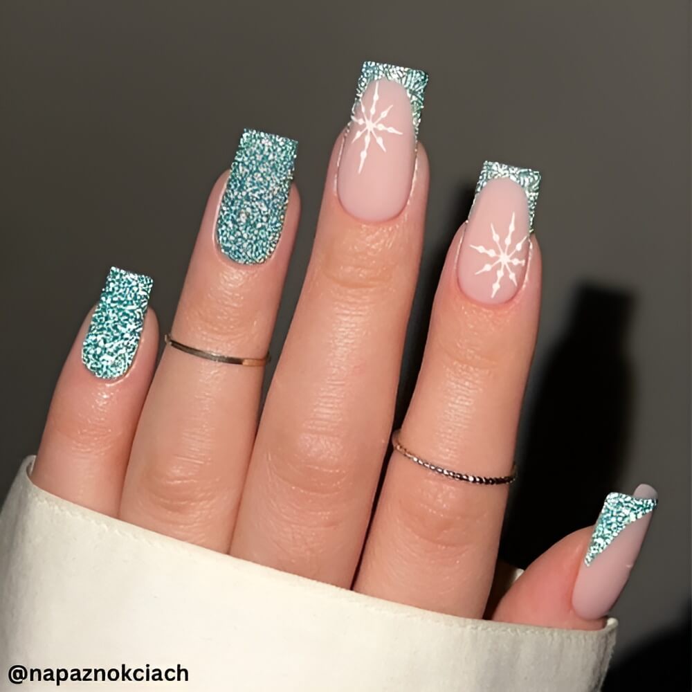 christmas-nail-art-with-glitter.jpg