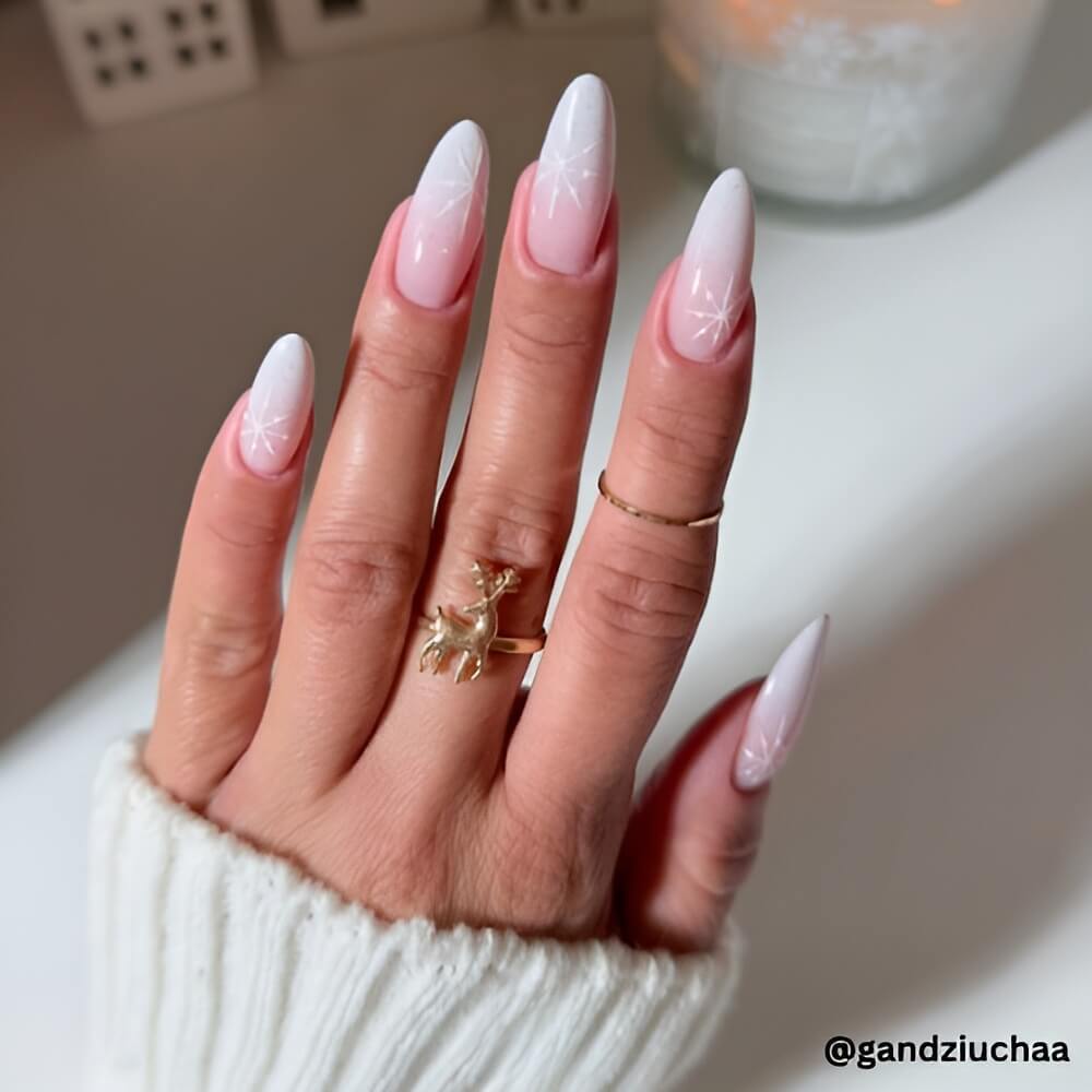 glitter-ombre-christmas-nail-ideas.jpg