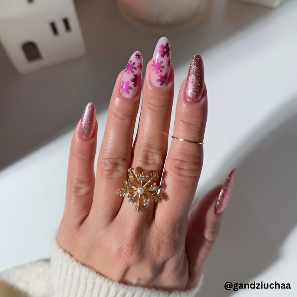 glitter-pink-christmas-nails.jpg