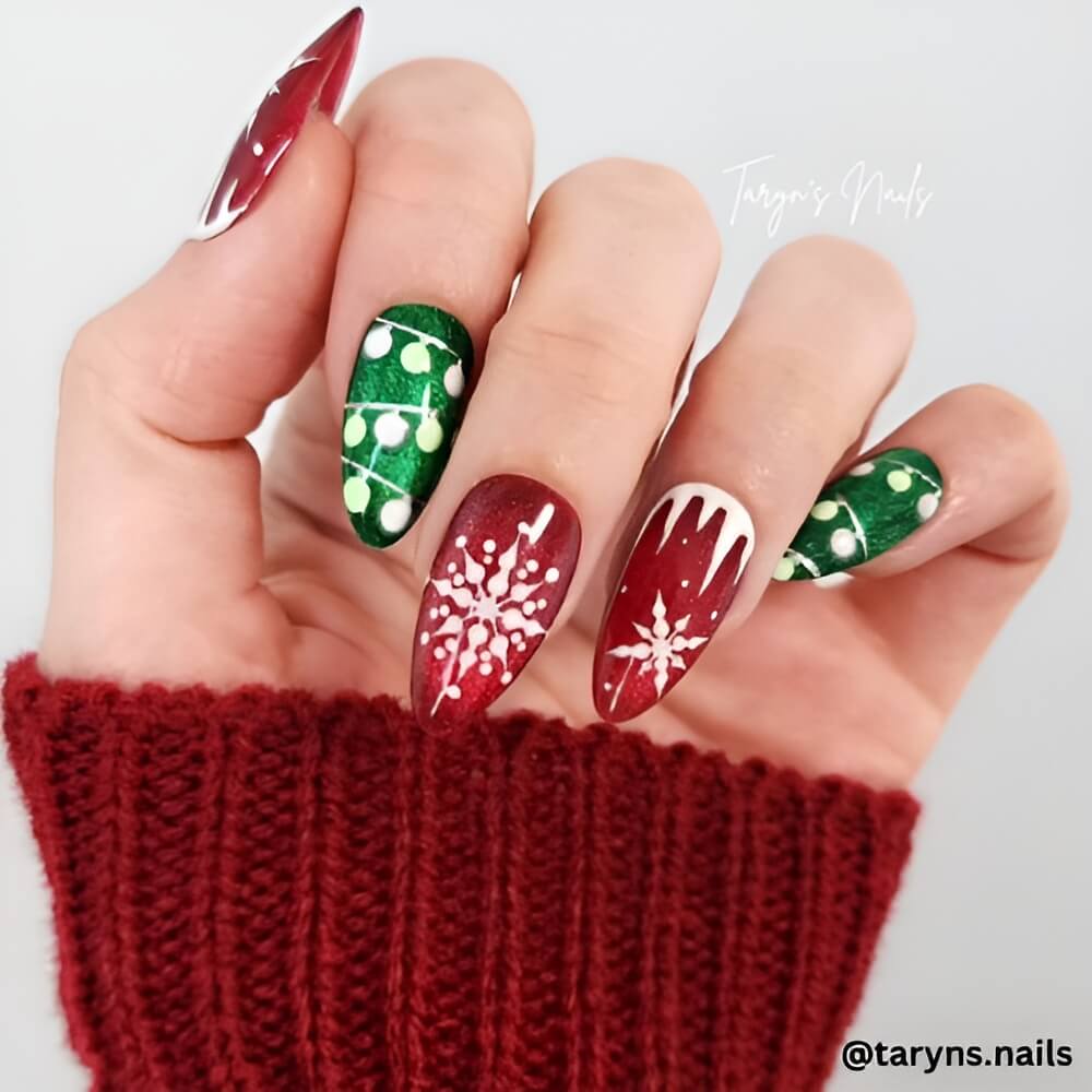 green-and-red-christmas-nails.jpg