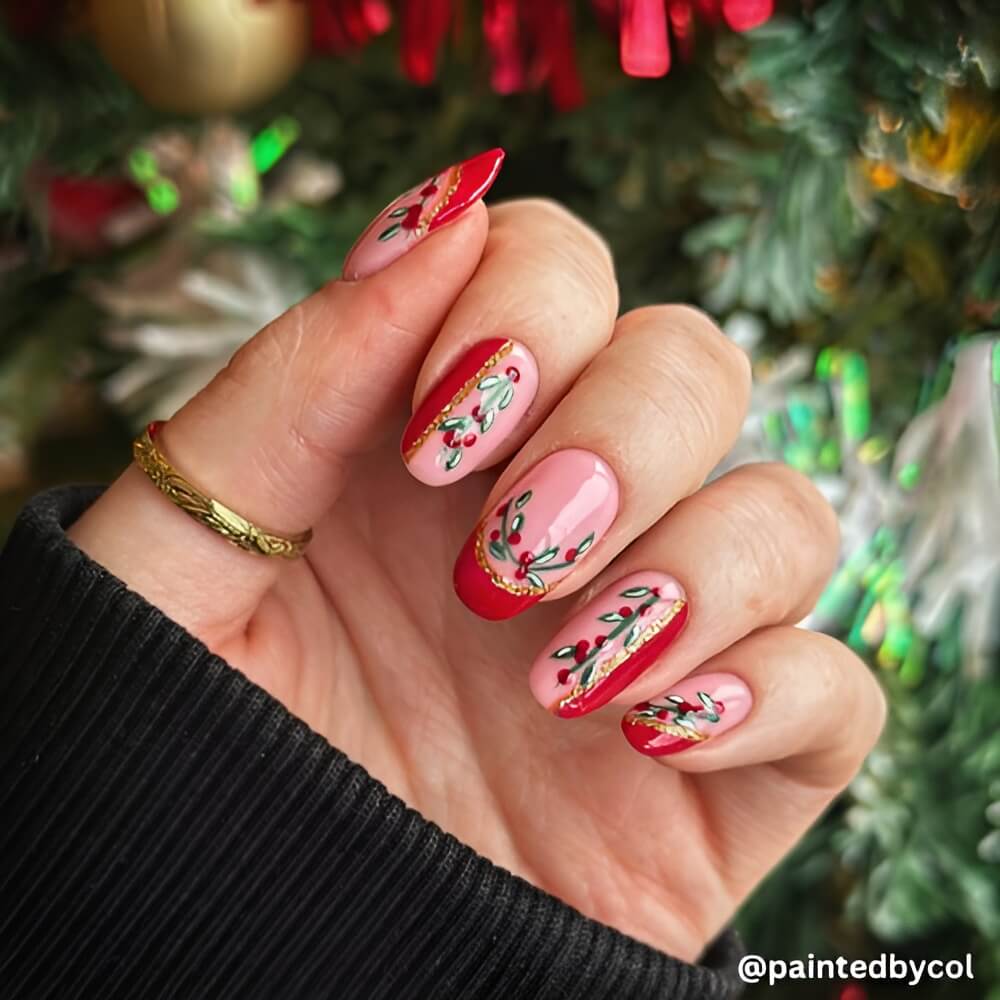 green-and-red-mistletoe-nail-design.jpg