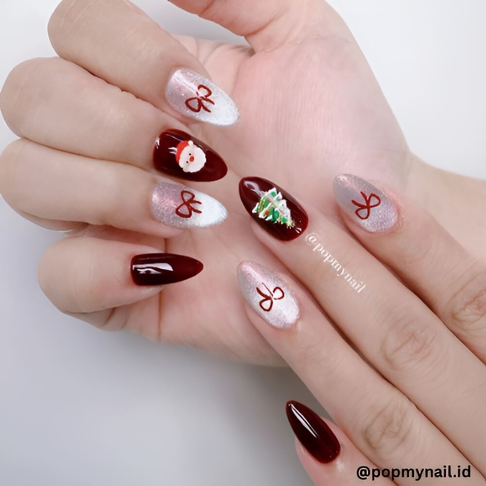 green-mini-tree-christmas-manicure.jpg