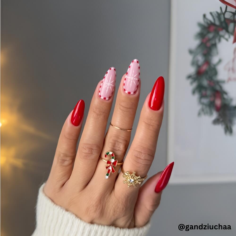 red-and-white-christmas-nails.jpg