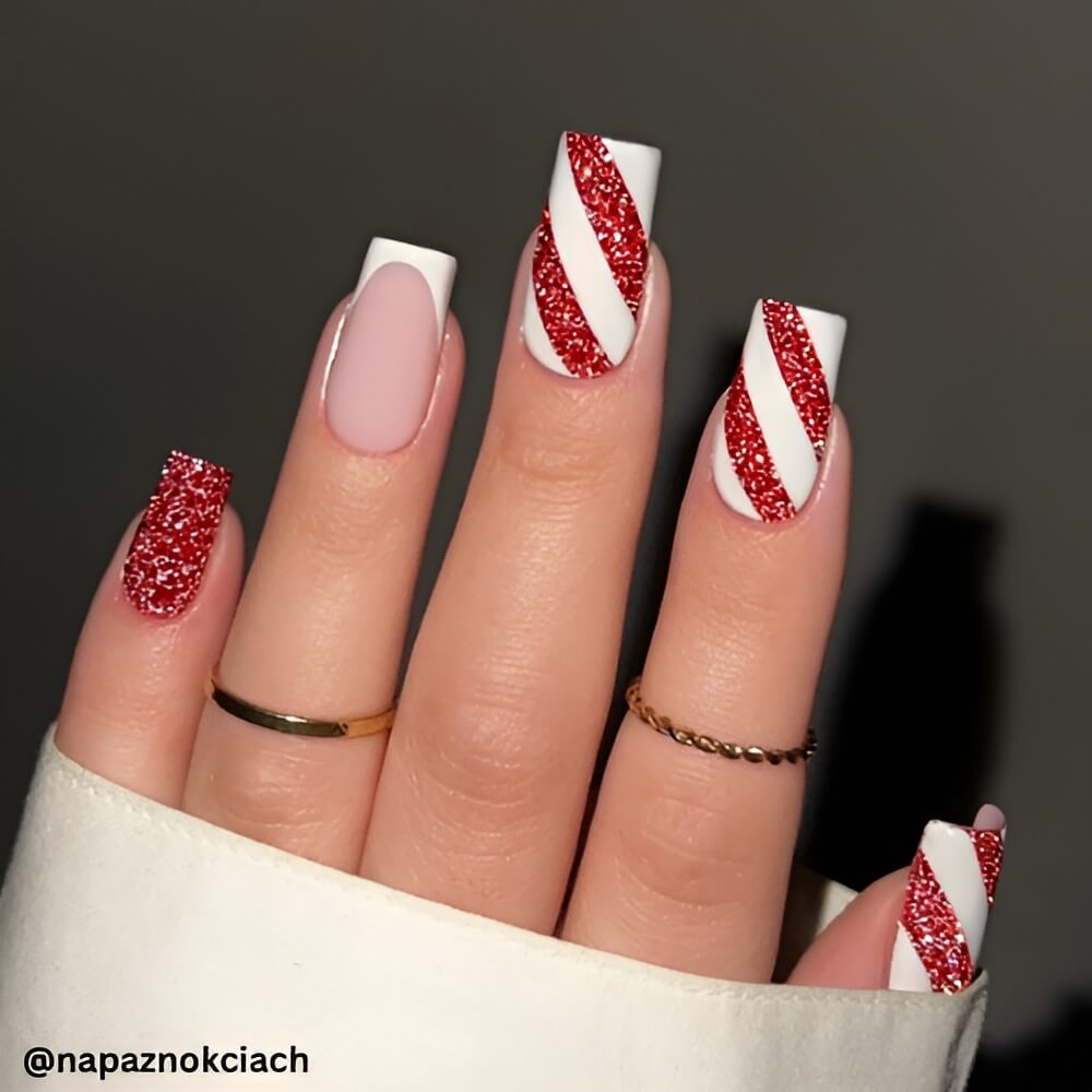 red-white-candy-cane-striped-christmas-nail-ideas.jpg