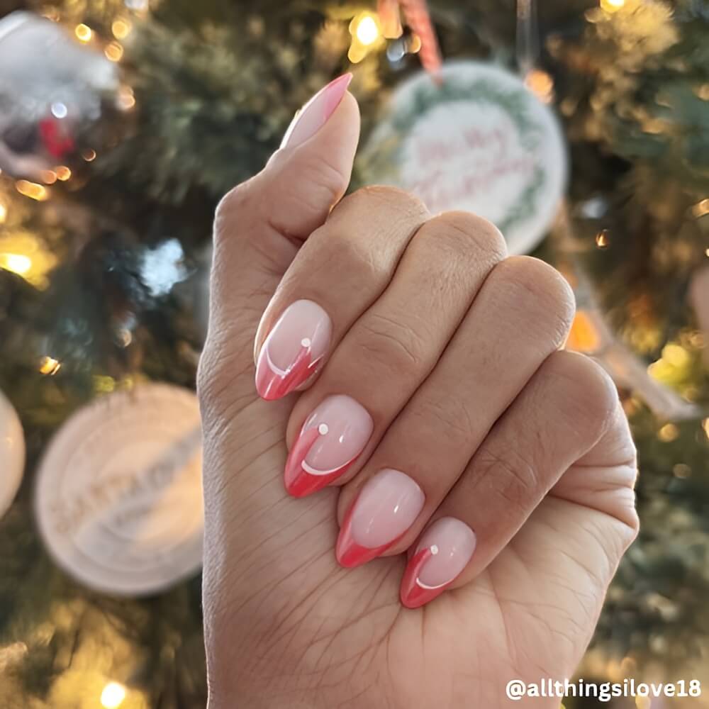 santa-hat-nail-art.jpg