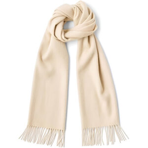 Soft scarf – stylish and cozy Christmas gift for mom