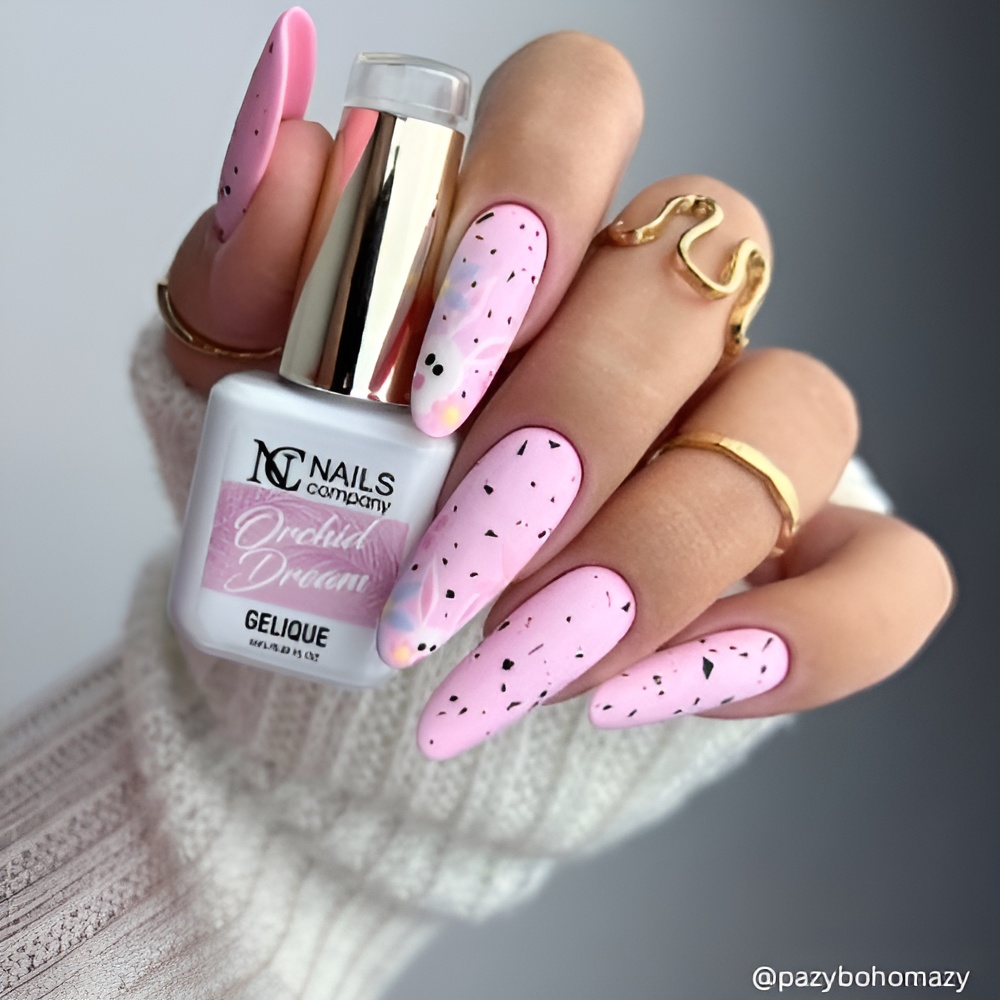 Pastel spring nail design with soft colors and a fresh seasonal manicure